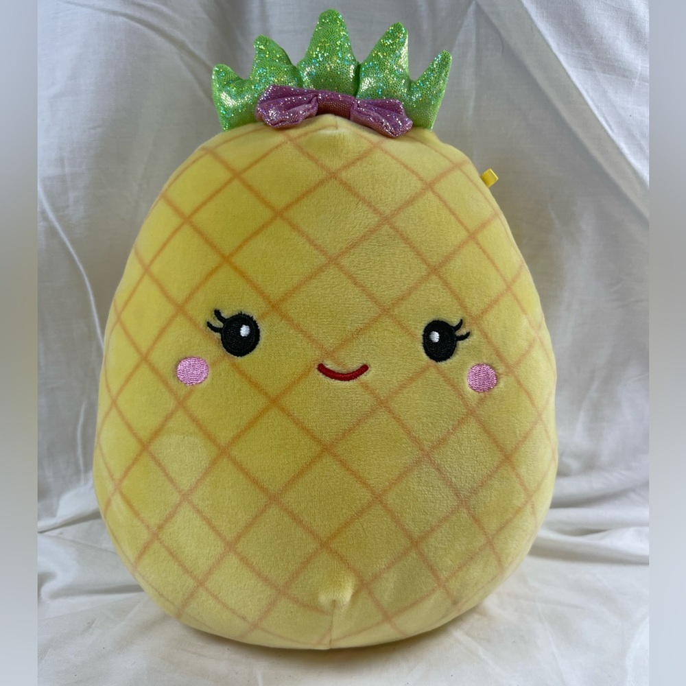 ⭐️Lulu the pineapple Squishmallow